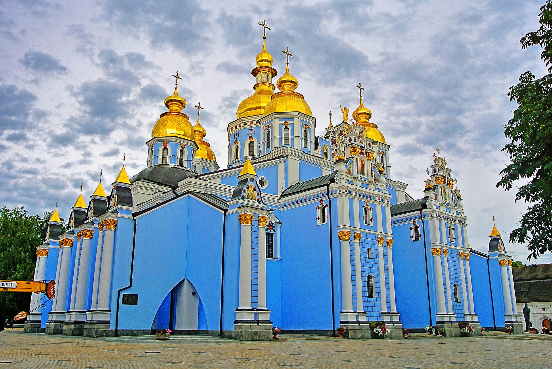 Morgan's Essay 049: Ukraine – Impressions of Kyiv, the Capital
